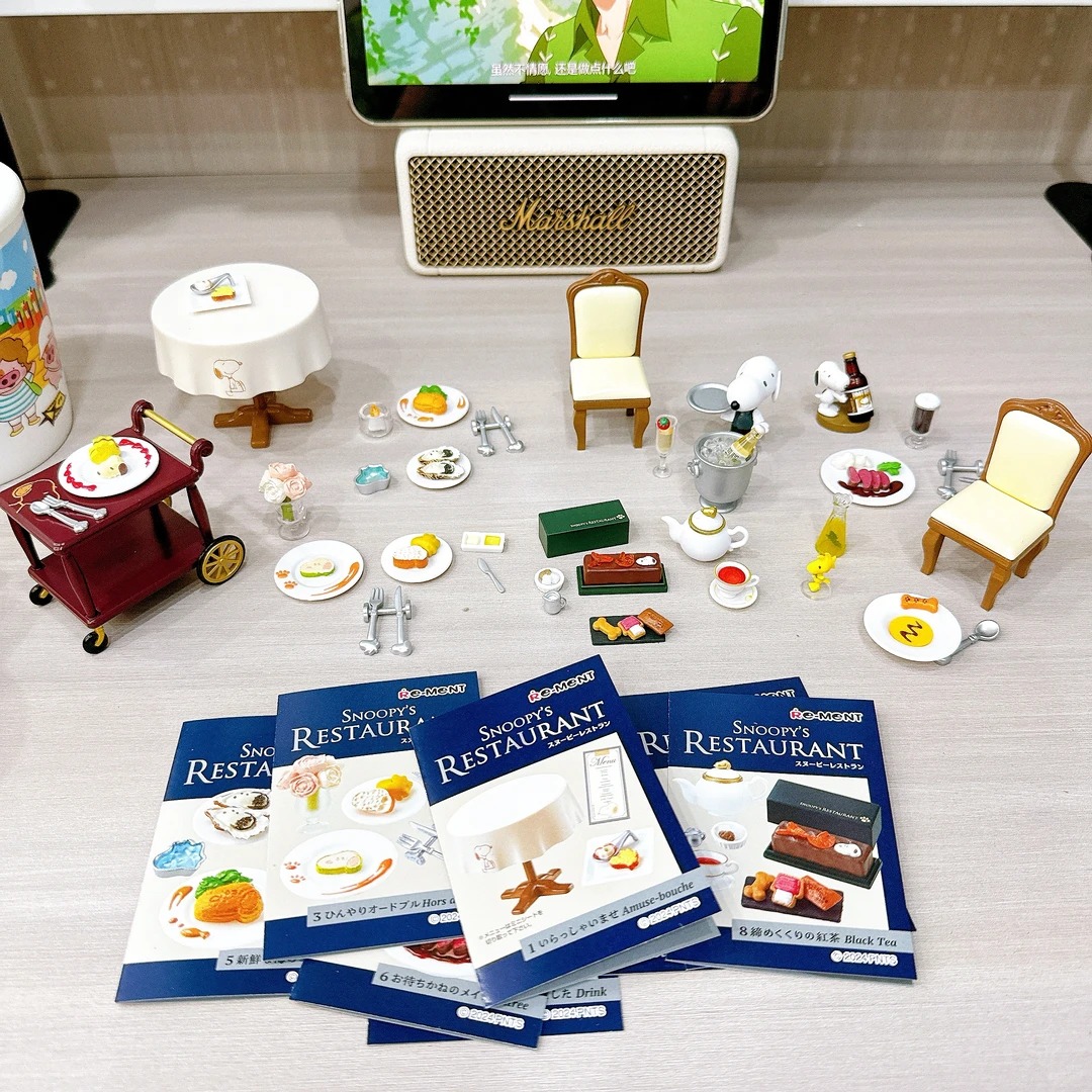 rement Snoopy Restaurant Ameri - Figure Display Box review and price